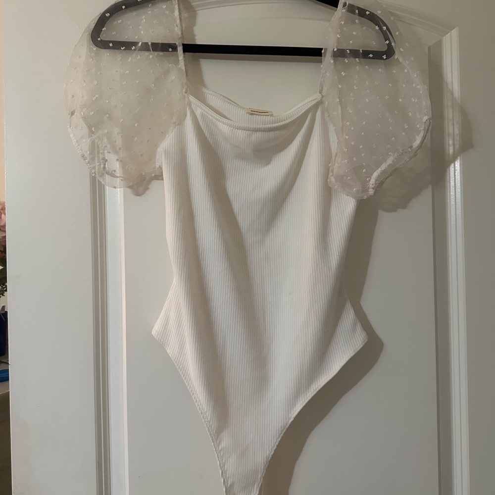 White puff sleeve Boutique bodysuit.